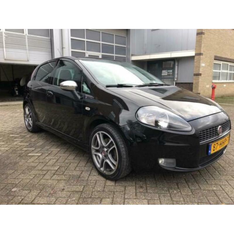 Fiat Grande Punto 1.4-16V T-JET Carbon edition 120PK/NL Auto
