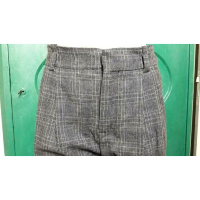 Grijs geruite broek van Zara in maat XS