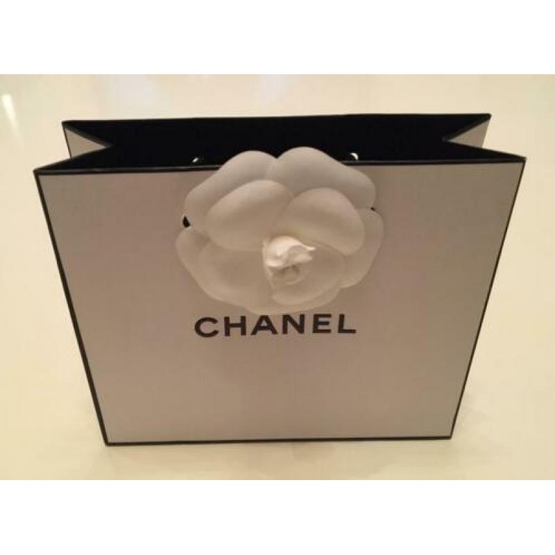 CHANEL tas spiegeltje, tasjes, stickers etc