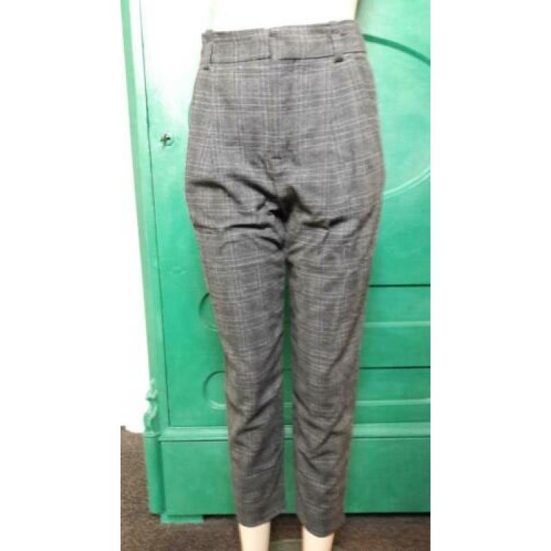 Grijs geruite broek van Zara in maat XS