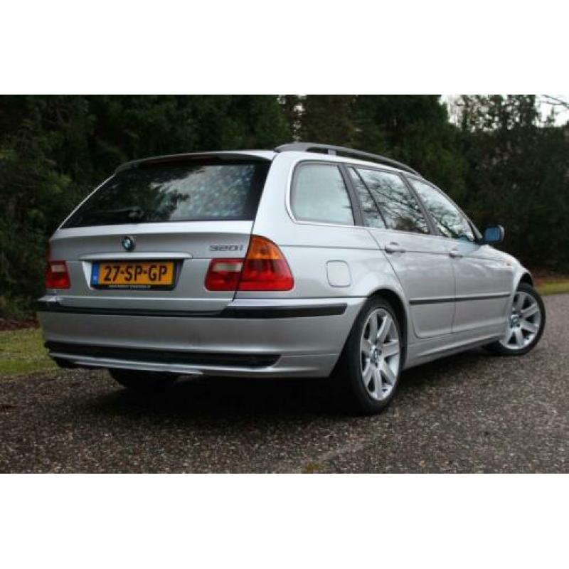 BMW 3-serie Touring 320i Executive 170pk AUT Leder Dakje NAP
