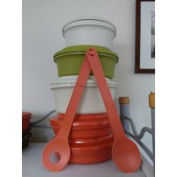 Tupperware retro, werkt nog prima. Diverse sets.