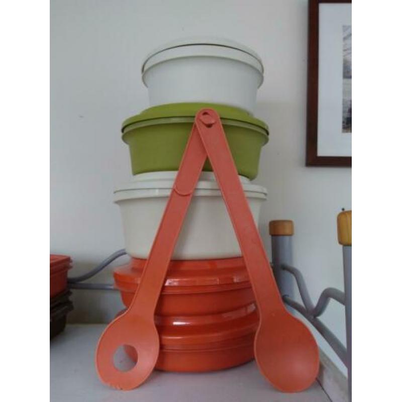 Tupperware retro, werkt nog prima. Diverse sets.