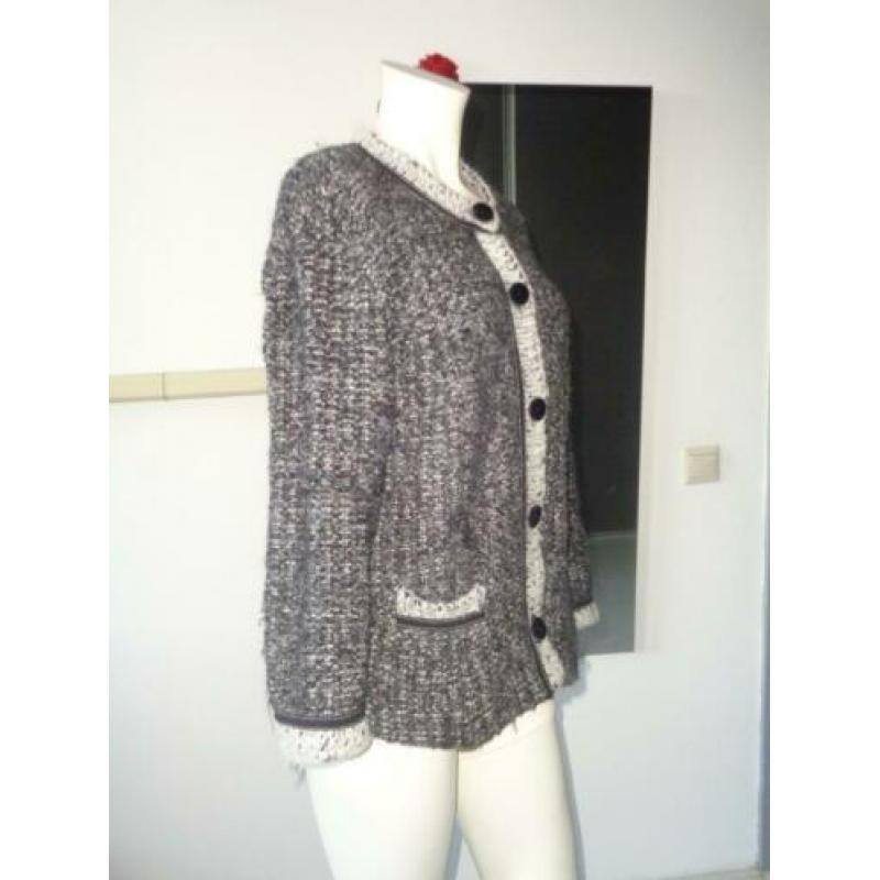 Mk11 MARCCAIN ZGAN APART ZWART WIT GEM. SPORTIEF VEST N5=L