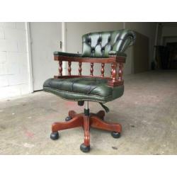 Originele Engelse Chesterfield bureaustoel “Captain’s Chair”