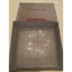 CHANEL tas spiegeltje, tasjes, stickers etc