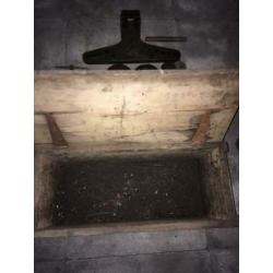 Antiek gereedschap / onderdelen ( ijzer ) uit schuur van opa
