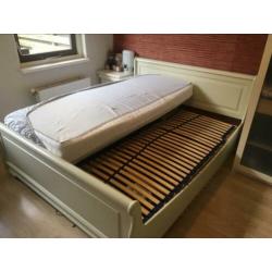 Brocante bed 1.60m incl nachtkastje
