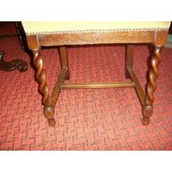 Vintage stoel met bijpassend wandtafeltje hout