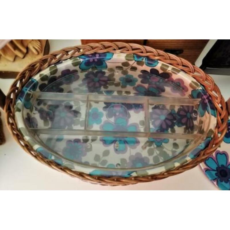 Vintage retro naaimand riet bloemen met inzetbak ovaal