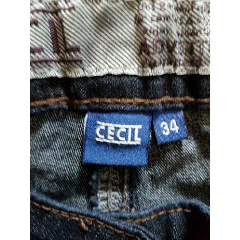 Nooit gedragen CECIL jeans. 34 (mt. 42/44)