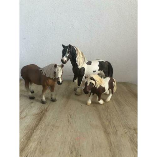 Officiële Schleich paarden 3 stuks