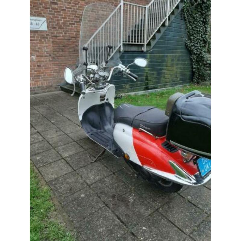 Nette agm retro snor scooter