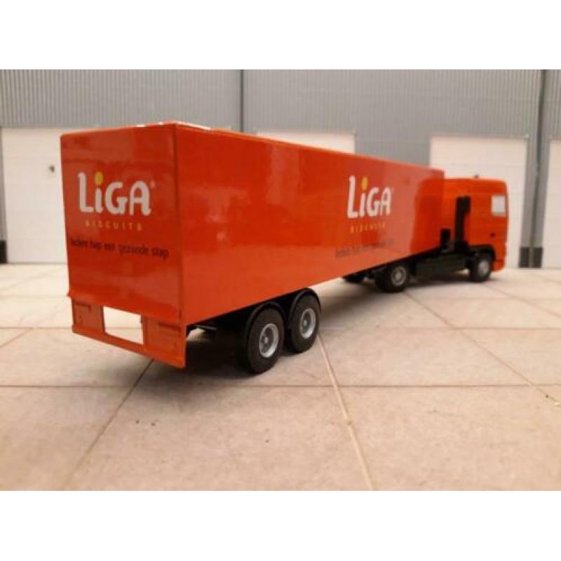 DAF 95XF 480 SC Liga Biscuits Lion Toys