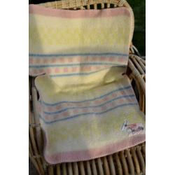 retro vintage kinderdeken babydeken deken AaBe wol pastel