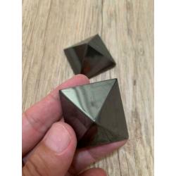 Hematiet Pyramides mineraal / edelsteen