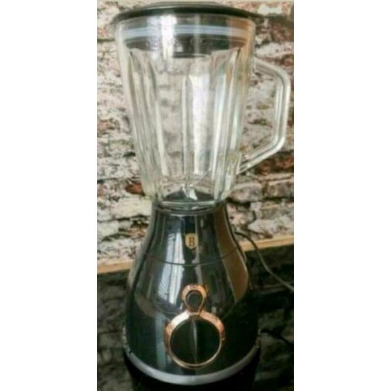 Nieuwe blender met beschrijving
