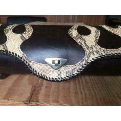 Motor toolrol, zwart/bruin met slangenleer