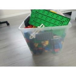 2 bakken vol met playmobil