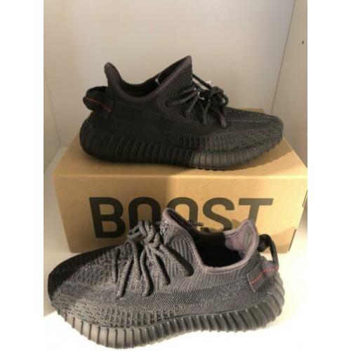 Yeezy boost 350 V2 triple black maat 43 1/3