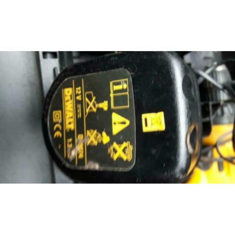 DeWalt 12v lader accu en koffer