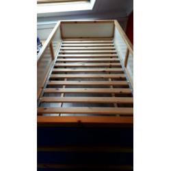Kura hoogslaper bed van Ikea