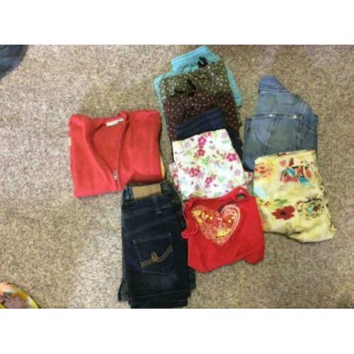 Leuk pakketje div kleding maat 128