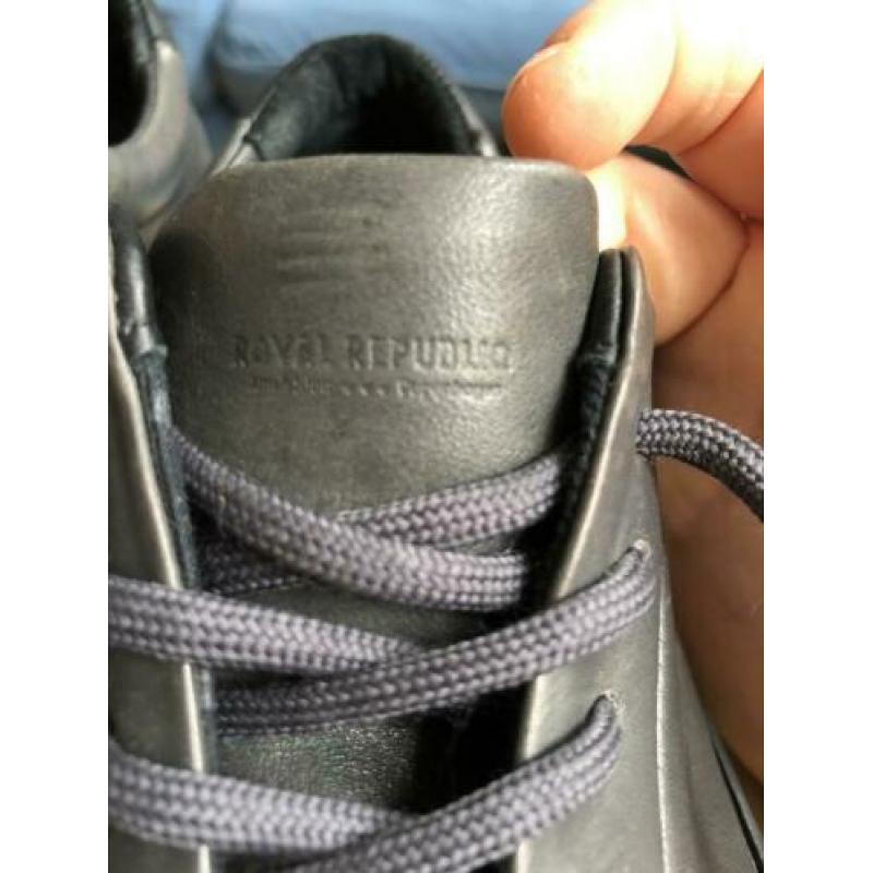 Schoenen (zwart/donkergrijs) merk Royal Republiq (maar 38)