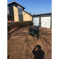 Scooter Peugot Tweet
