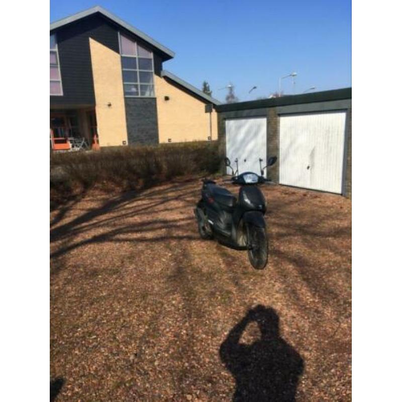 Scooter Peugot Tweet