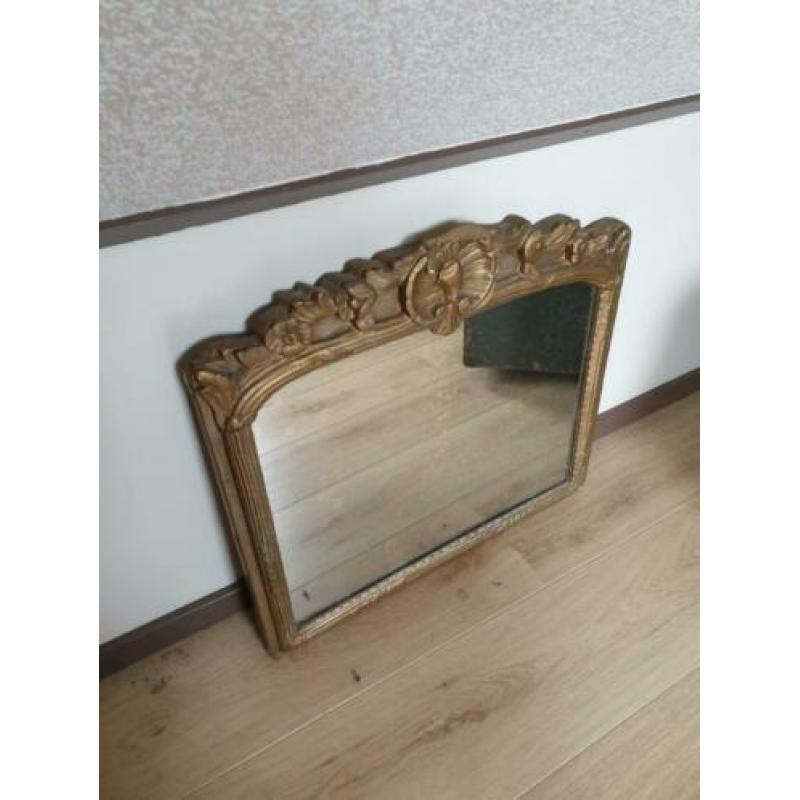 Oud brocante loodglas spiegel met vergulde lijst.