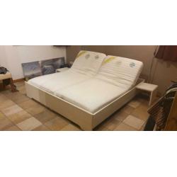 Tweepersoons bed 180x200 met elektr. verst. lattenbodems IGS