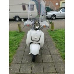 Nette agm retro snor scooter