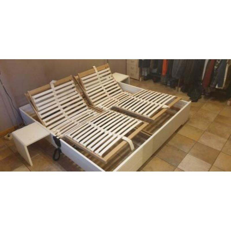 Tweepersoons bed 180x200 met elektr. verst. lattenbodems IGS