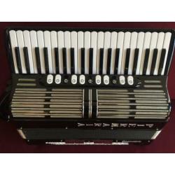 Accordeon Piermaria Conservatoy. Cassotto . Nieuwstaat .
