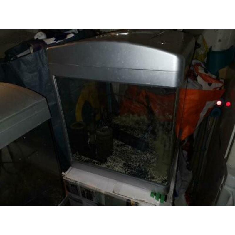 2 x aquarium te koop