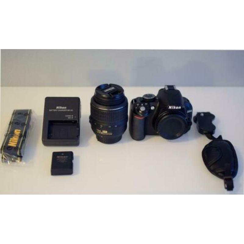 NIKON D3100 zeer weinig gebruikt met veel extra's