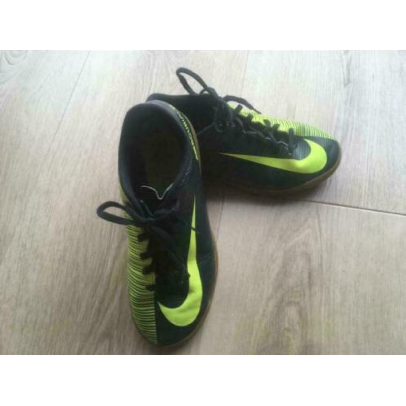Zaalvoetbalschoenen maat 37,5