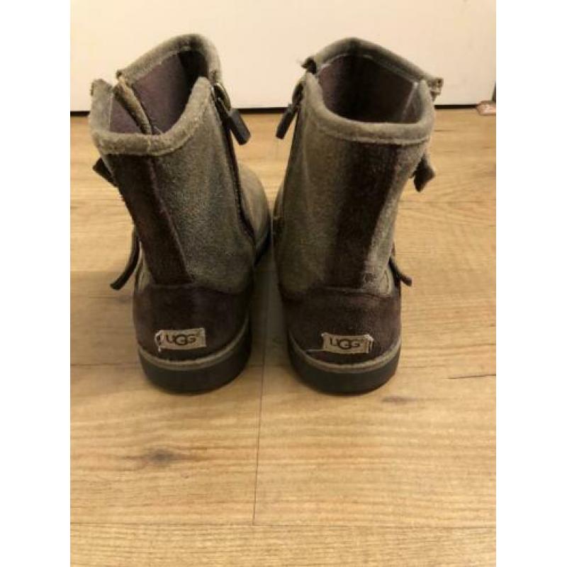 Uggs Australia Harrell Biker classic short leer zgan maat 32