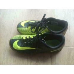 Zaalvoetbalschoenen maat 37,5