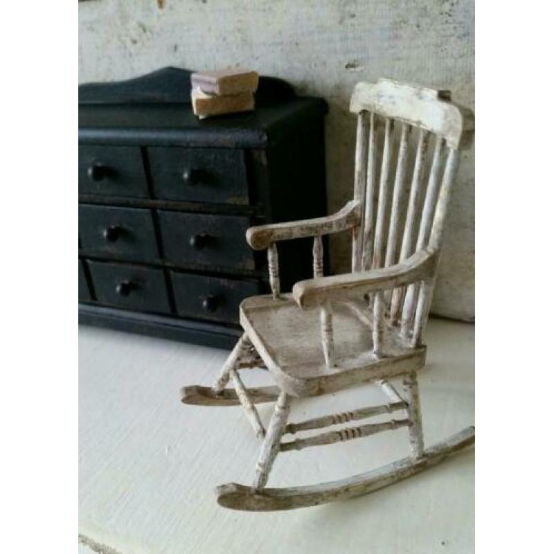Brocante ladekast, dressoir poppenhuis 1.12