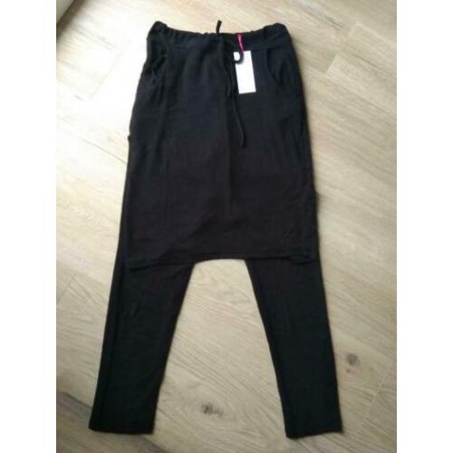 NIEUW MET KAARTJE Moglie set rok en legging zwart L