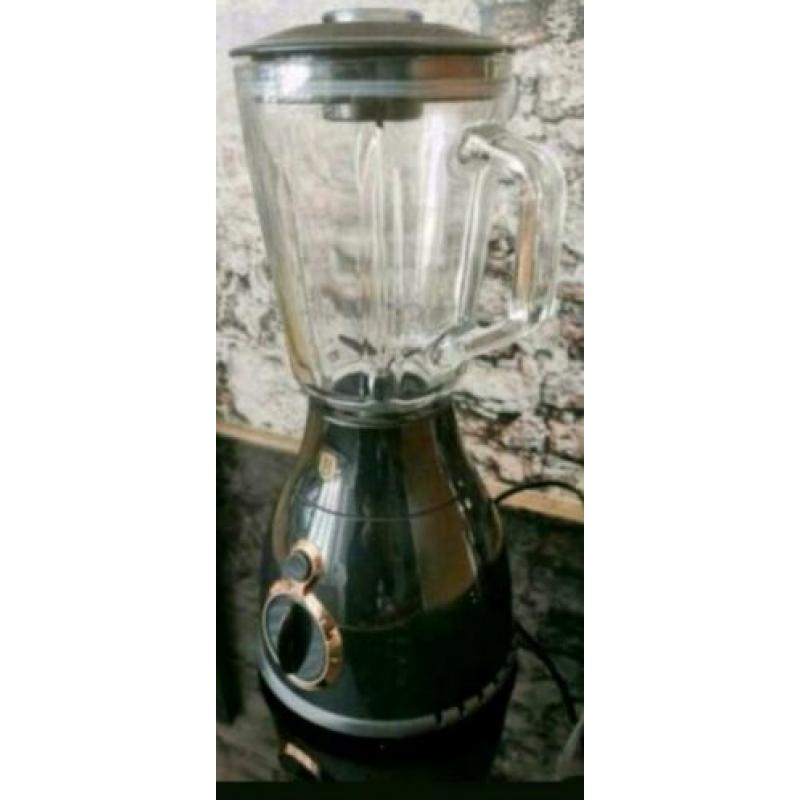 Nieuwe blender met beschrijving