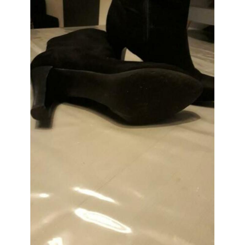 Zgan! Hippe zwarte laarsjes/pumps met hak Mt. 41