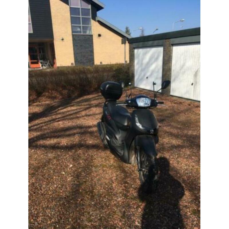 Scooter Peugot Tweet