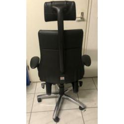 BMA AXIA PLUS 24/7 ergonomische bureaustoel met hoofdsteun