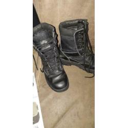Zwarte uniform beveiliging