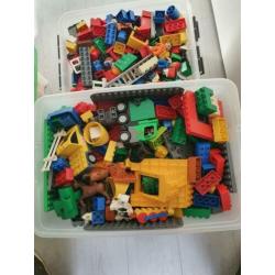 2 bakken vol met playmobil