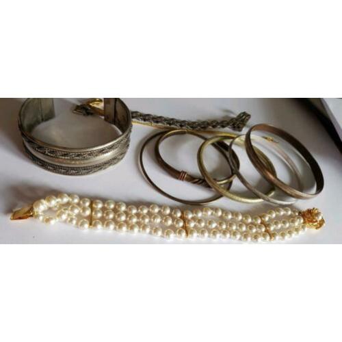 Lot oude vintage armbanden