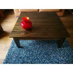 Mooie koloniale salontafel